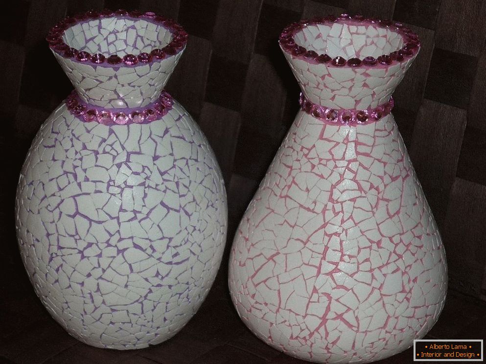 Vázy dekorácie s vaječnými mušlemi