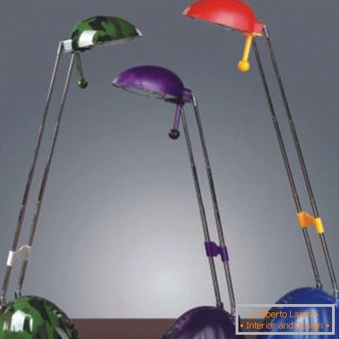 Viacfarebné stolové lampy