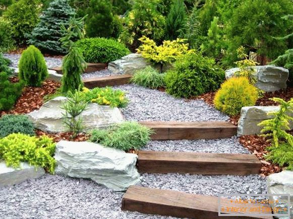 Kamenné cesty v záhrade v štýle Zen