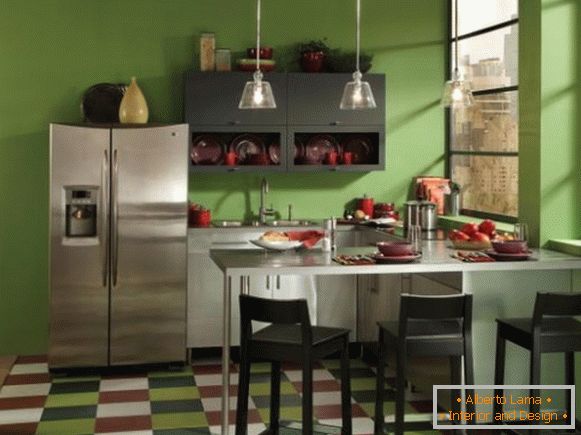 Malá kuchyňa v zelenej farbe