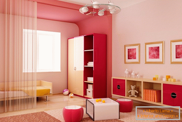 Ružová farba na stenách a strop apartmánu - foto