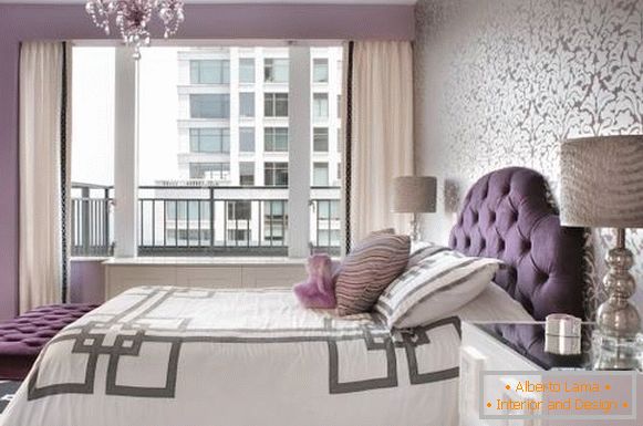 Luxusný interiér spálne s dvoma druhmi tapiet