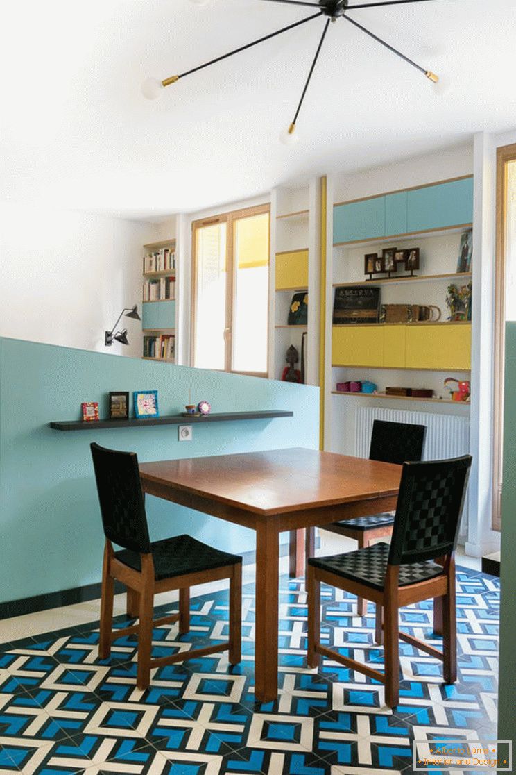 Myšlienka interiéru jedálne pre malé byty od architektov MAEMA