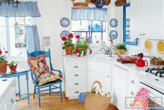 malá kuchyňa v štýle foto dizajnu Provence