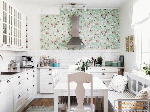 dizajn malej kuchyne v štýle Provence фото
