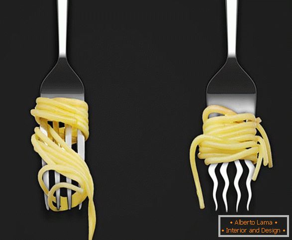 Vidlica so zakrivenými zubami na špagety