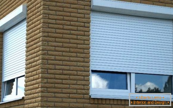 kovové okenice na oknách, foto 21