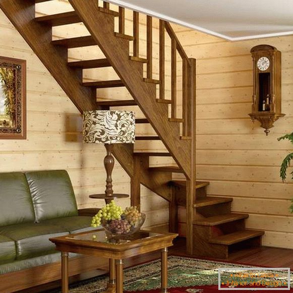 Priemerné drevené schody v súkromnom dome - fotografický dizajn v modernom štýle