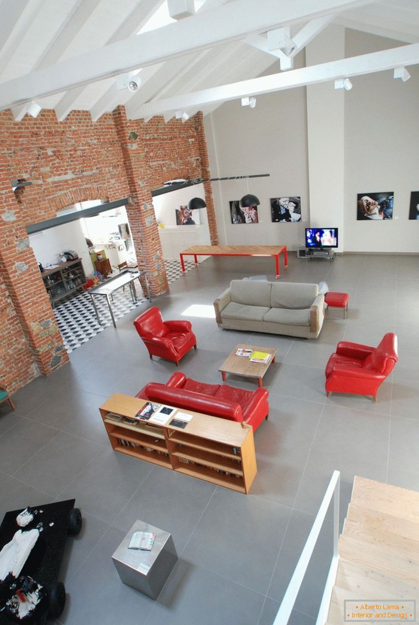 Obývacia izba nového bytu v Taliansku