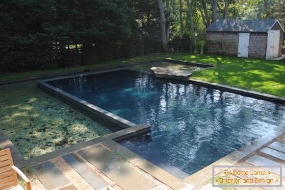 Foto bazénov vo dvore súkromných domov - betónový bazén
