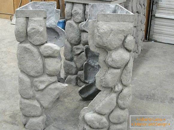 Fasádne panely pod kameňom v rohoch a stĺpoch