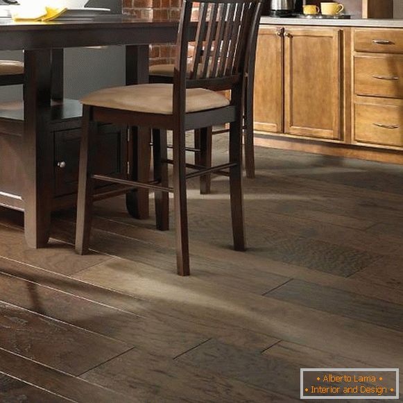 Kreatívne drevené podlahy pre kuchyňu - foto