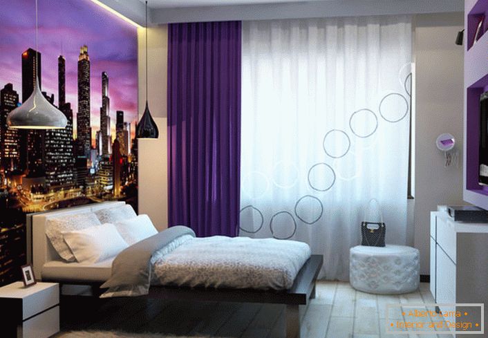 Moderný interiér spálne je pohodlný, praktický a útulný. 