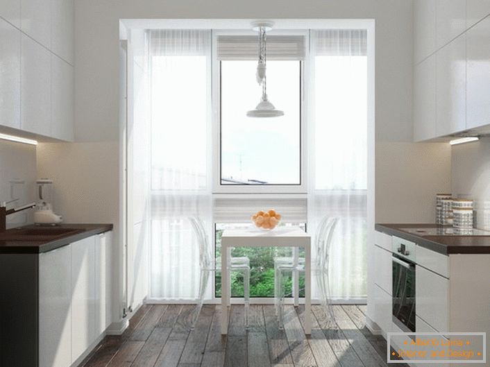 Kuchynský obal je vynikajúcou voľbou pre organizáciu interiéru malej miestnosti.