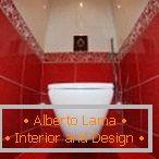 Červená a biela toaletná konštrukcia