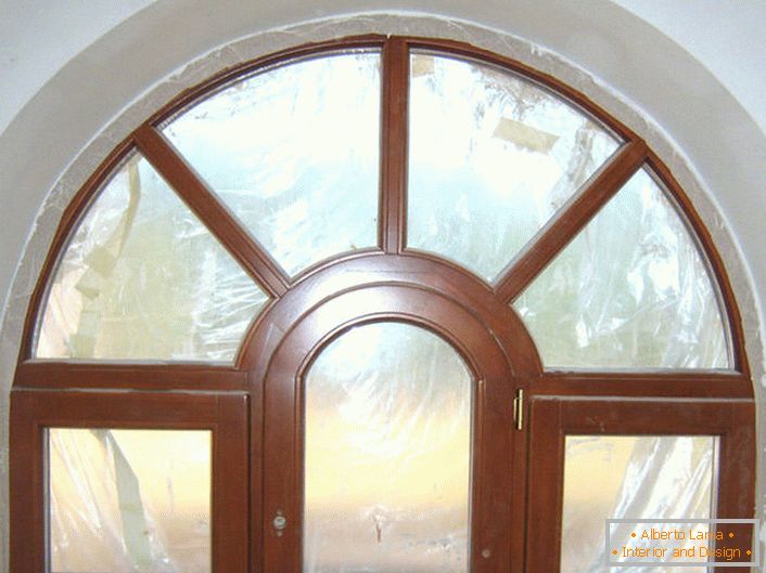 Oblúkové okná z dreva