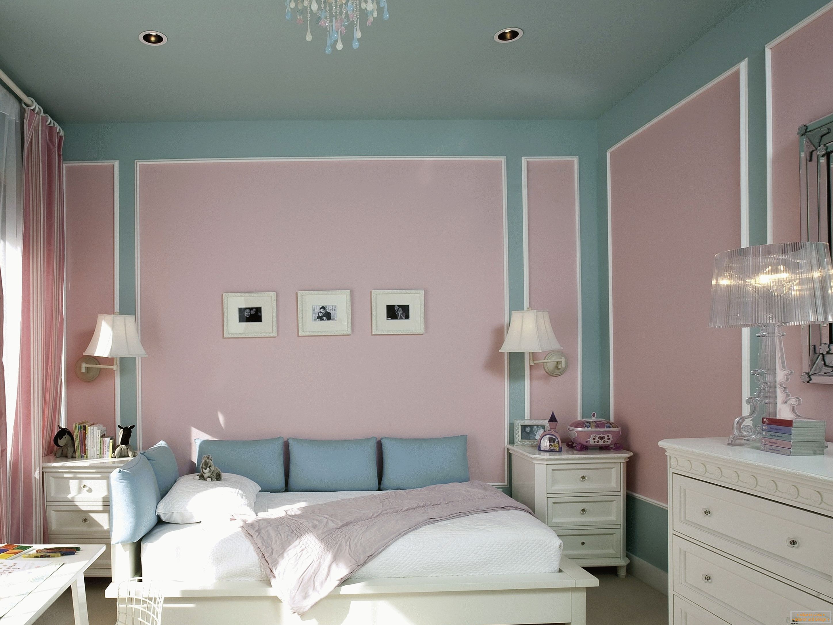 Maľované steny v spálni