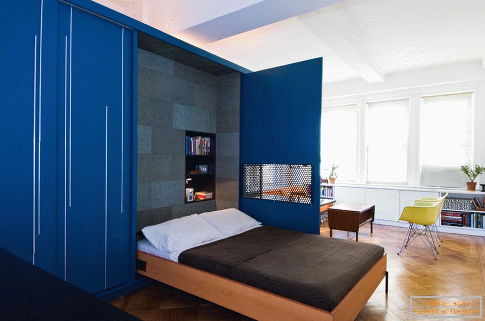 Bed-transformátor v obývacej izbe