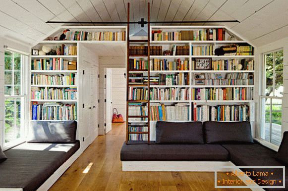 Interiér malej modernej obývacej izby