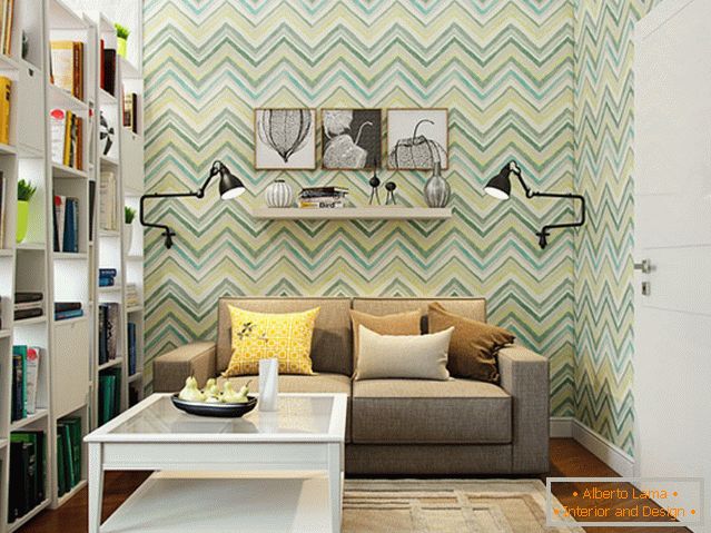 Farebný vzor na stene malého obývacej izby
