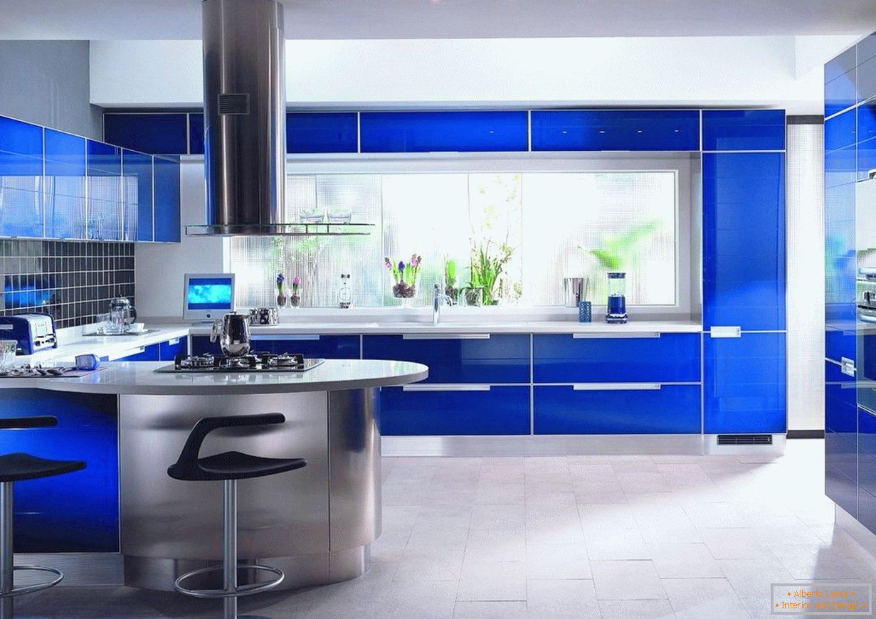 Fasády kuchyne v modrom