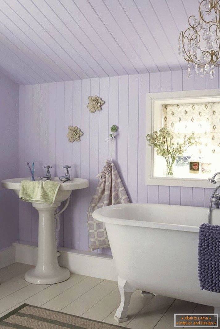 Kúpeľňa v fialovej farbe