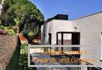 Moderná architektúra: Šikovný súkromný dom na pobreží Stredozemného mora v Španielsku