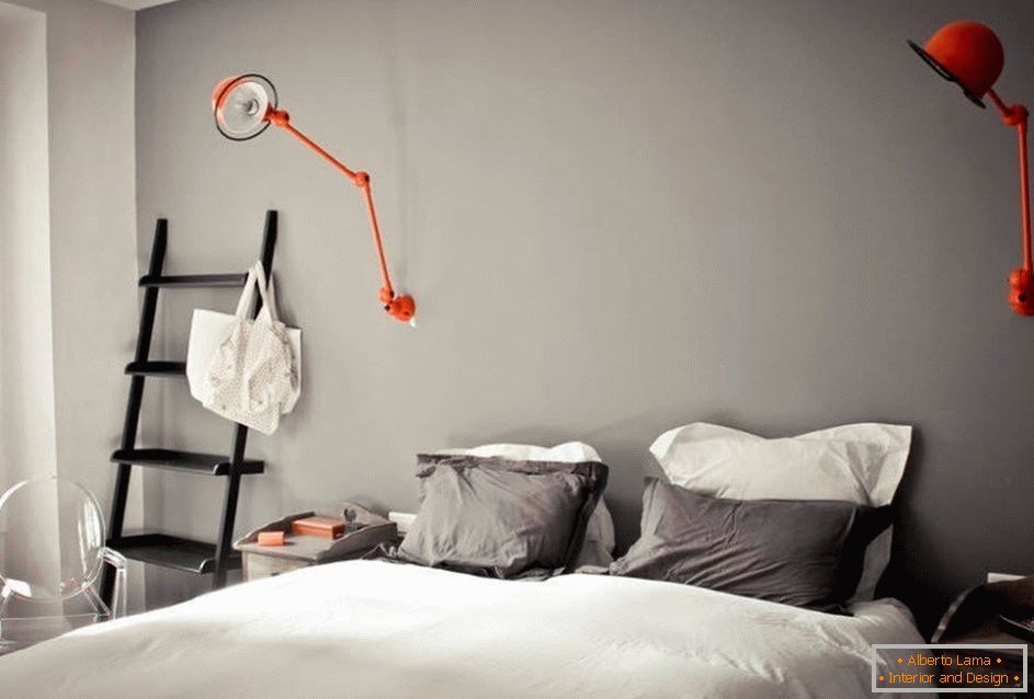 Nezvyčajné lampy nad posteľou