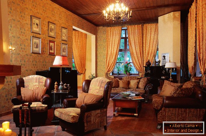 Svetlé béžové teplé odtiene vždy vyzerajú dobre v interiéri v štýle krajiny. S ich pomocou môže byť každá izba príjemná a pohodlná.