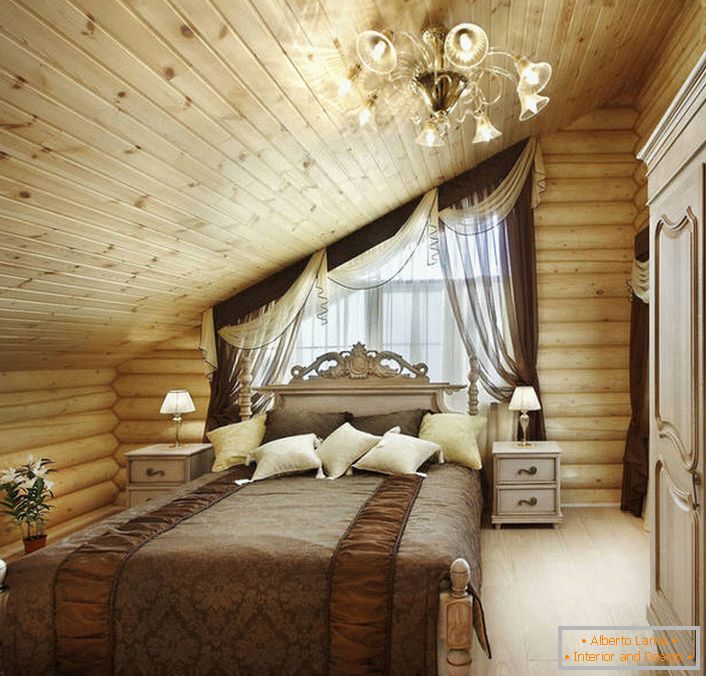 Neobvyklé riešenie pre spálňu v štýle krajiny. Na royálne jemnom posteli, vytvorenom na základe barokového motívu, nádherne vyzerá v celkovom vidieckom koncepte interiéru.