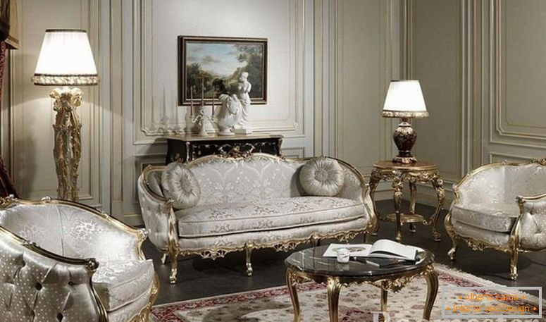 Izba s luxusným ľahkým nábytkom a zlacením