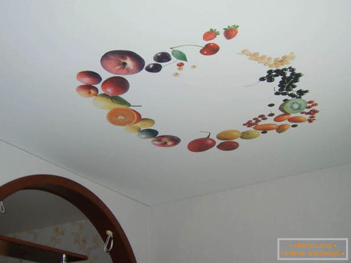 Ovocie spravodlivé na strop.
