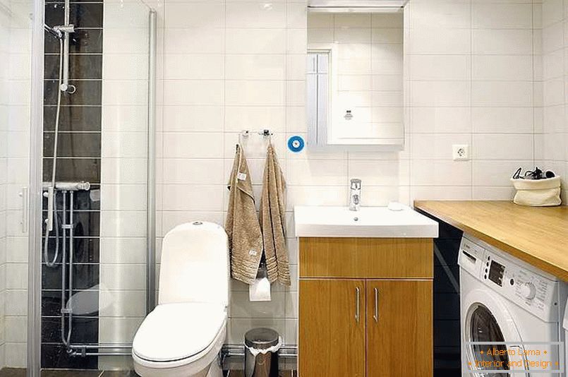 Interiér kúpeľne v apartmáne v Štokholme