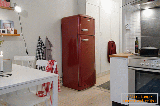 Kuchyňa malého bytu v škandinávskom štýle