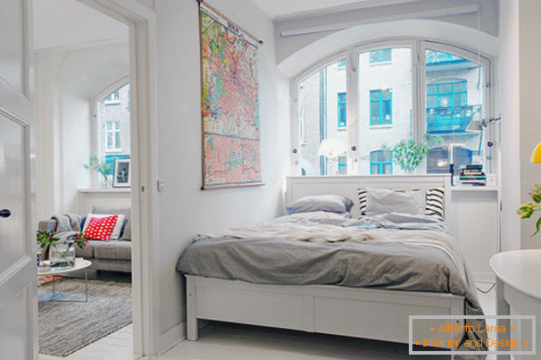 Spálňa malého bytu v škandinávskom štýle