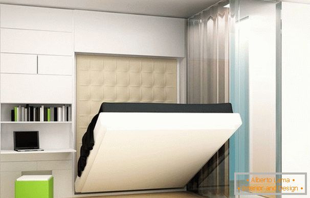 Prenosná posteľ v spálni