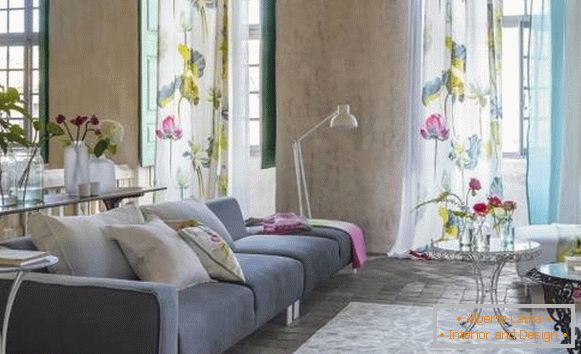 Textil a kvetiny - najlepšie jarné dekorácie pre interiér