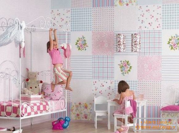 Krásna tapeta v detskej izbe pre dievčatá - fotografia v interiéri