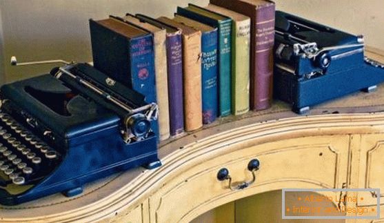 Vintage dekor: knihy a písacie stroje