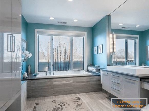 Interiér kúpeľne v modrej a šedej farbe foto