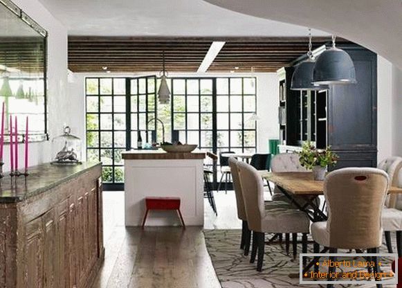 Kuchyňa a jedáleň v modernom súkromnom dome