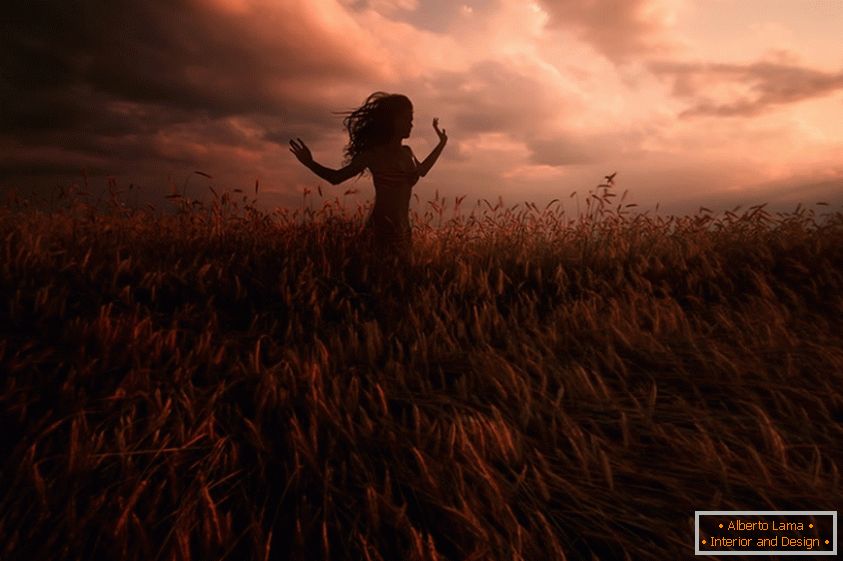 Dievča na pšeničné pole
