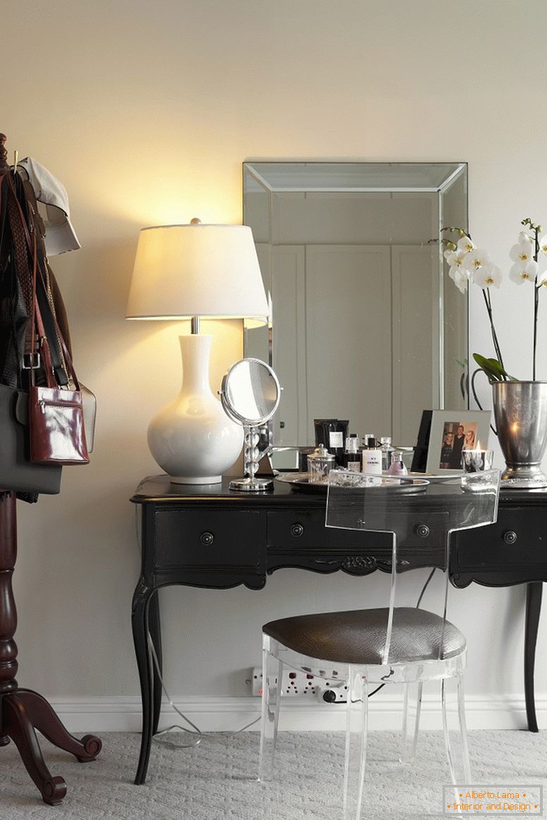 Zrkadlo v spálni - fotografie príklady ubytovania vo vnútri